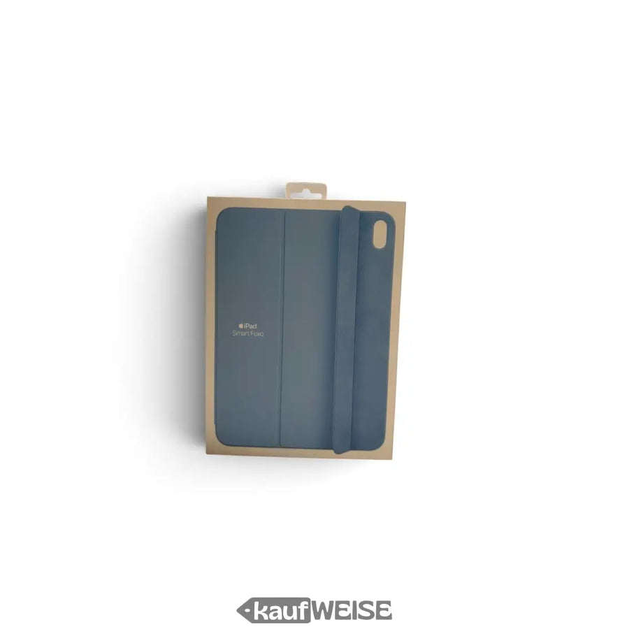 Apple Smart Folio für iPad Sky, versiegelte Herstellerverpackung mit sichtbarer blauer Hülle im Sichtfenster, seitliche Perspektive