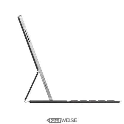 Silbernes Tablet mit schwarzem abnehmbaren Keyboard-Folio für iPad Pro 11 und Air