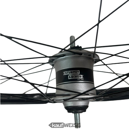 Sturmey Archer HDS12 Nabendynamo im 26-Zoll Vorderrad