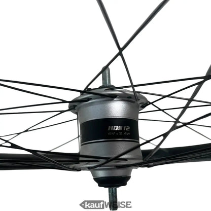 Silberner Sturmey Archer HDS12 Nabendynamo im 26’’ Vorderrad