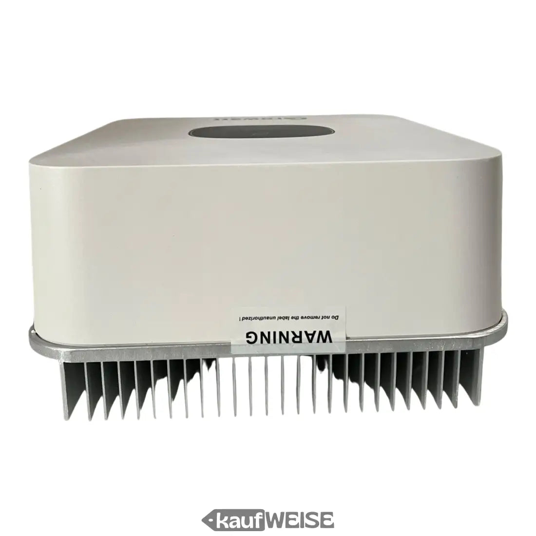 Silberner Kühlkörper mit Warnhinweis am Growatt MIC 3000TL-X Display VDE4105
